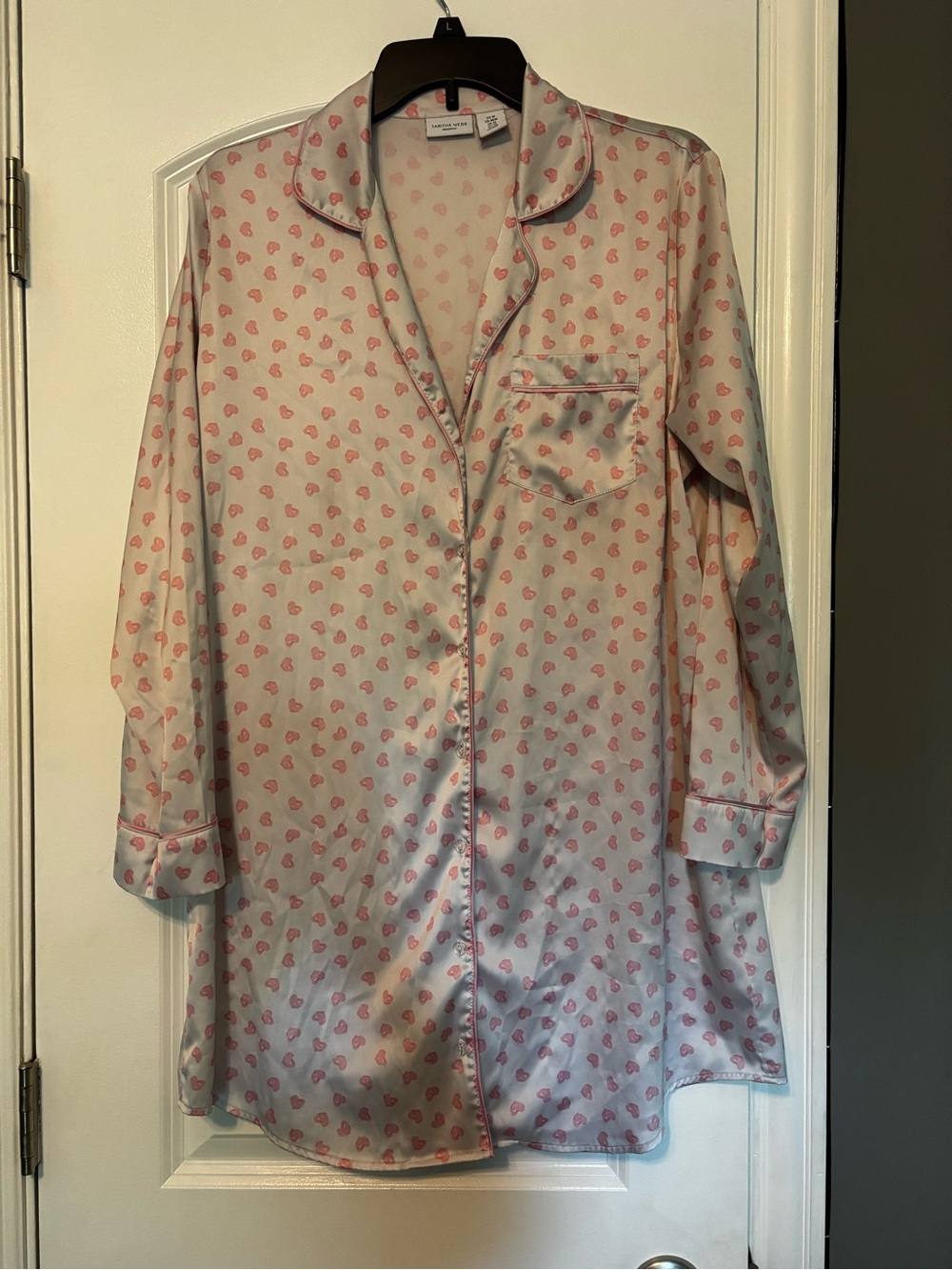 Tabitha Webb Satin Long Nightshirt in White with Pink Heart Print Medium